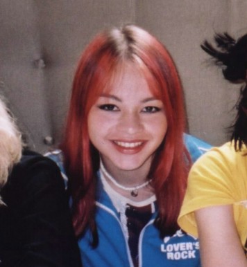 leahblue.jpg